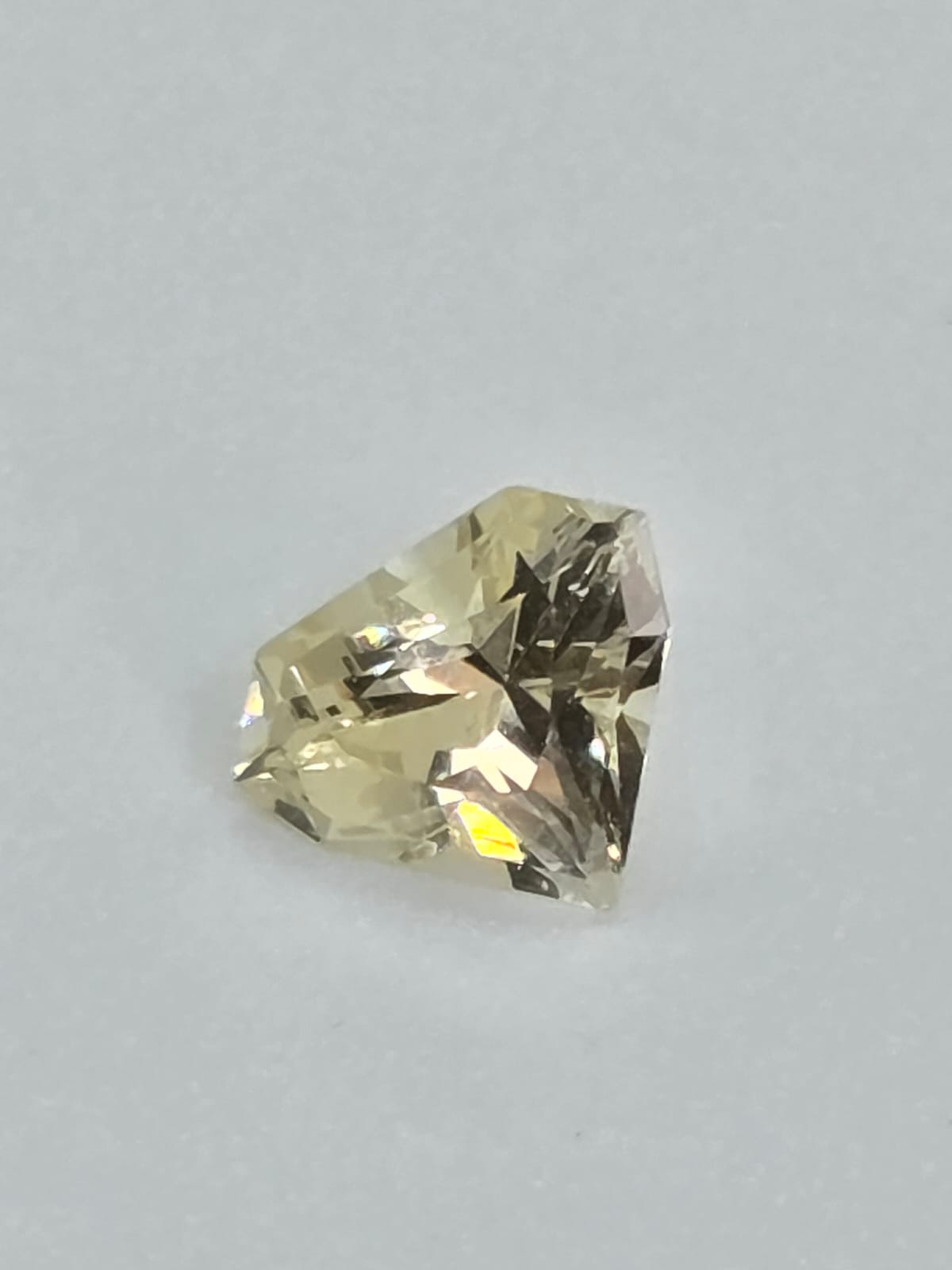 2.545 CT CEYLON YELLOW SAPPHIRE