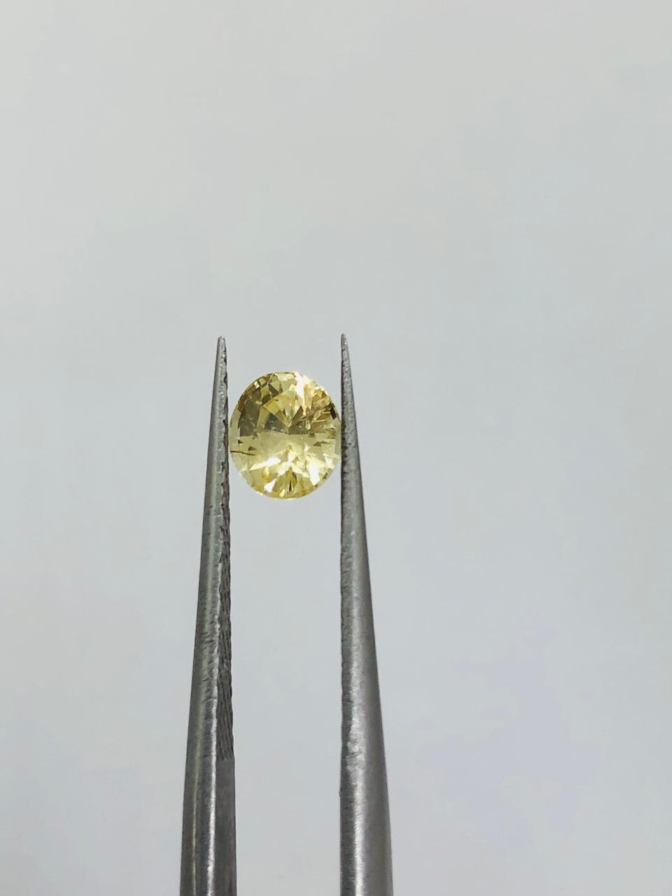 0.965 CT CEYLON YELLOW SAPPHIRE