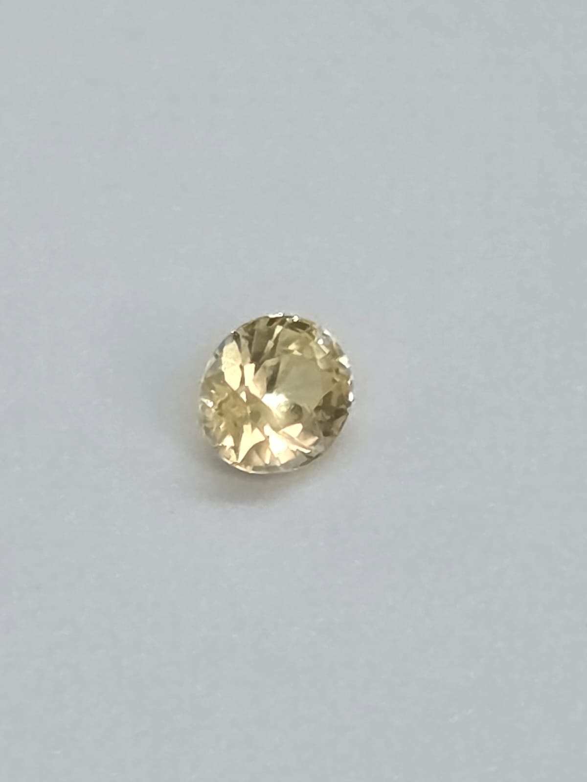 0.965 CT CEYLON YELLOW SAPPHIRE