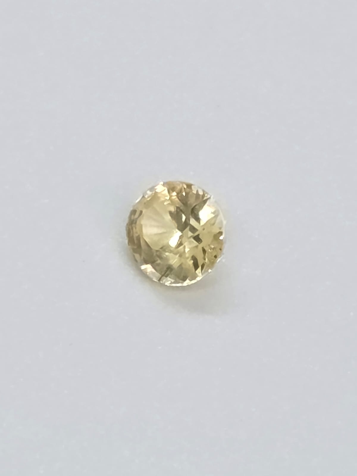 0.965 CT CEYLON YELLOW SAPPHIRE