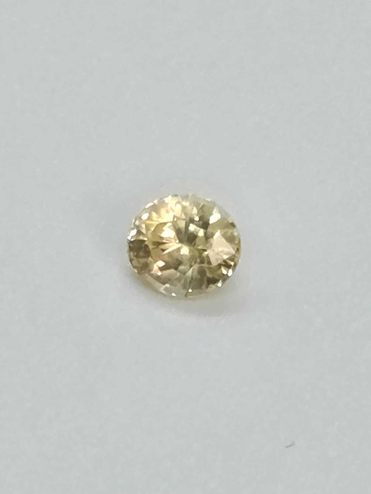 0.965 CT CEYLON YELLOW SAPPHIRE