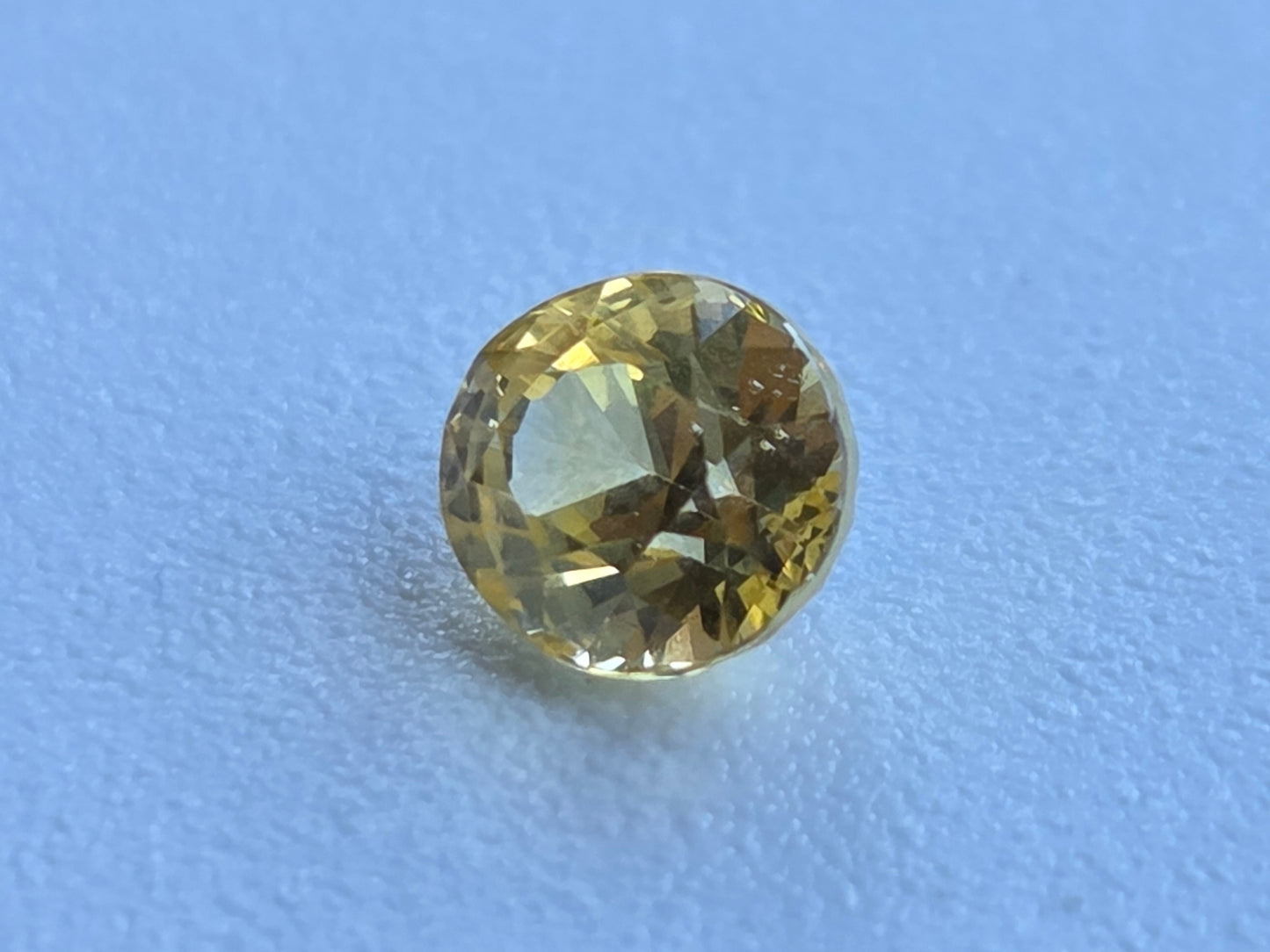 0.79 CT YELLOW SAPPHIRE