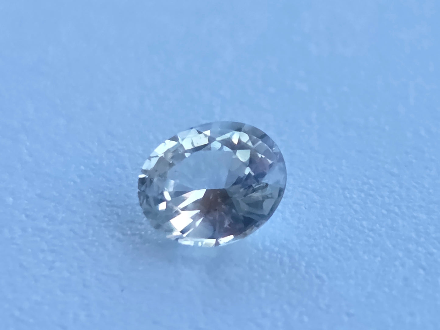0.49 CT CEYLON WHITE SAPPHIRE