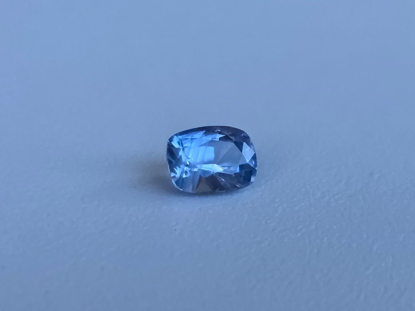 0.72 CT CEYLON BLUE SAPPHIRE