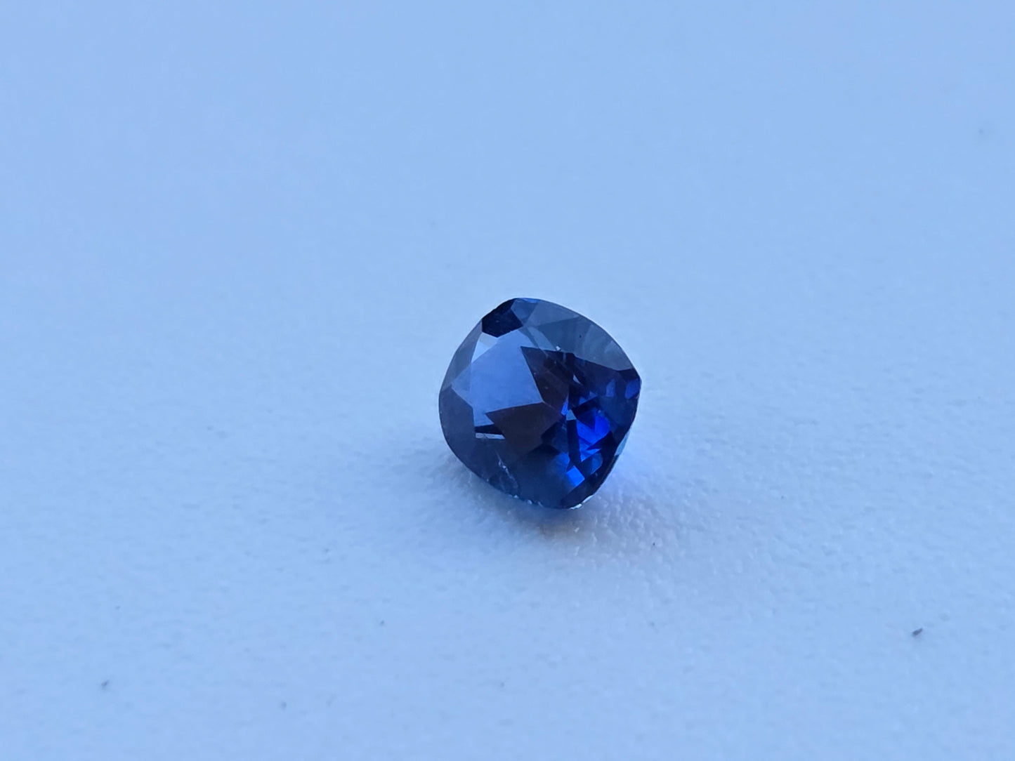 0.5 CT CEYLON ROYAL BLUE SAPPHIRE