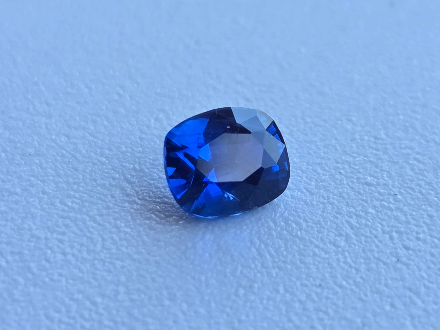 0.5 CT CEYLON ROYAL BLUE SAPPHIRE