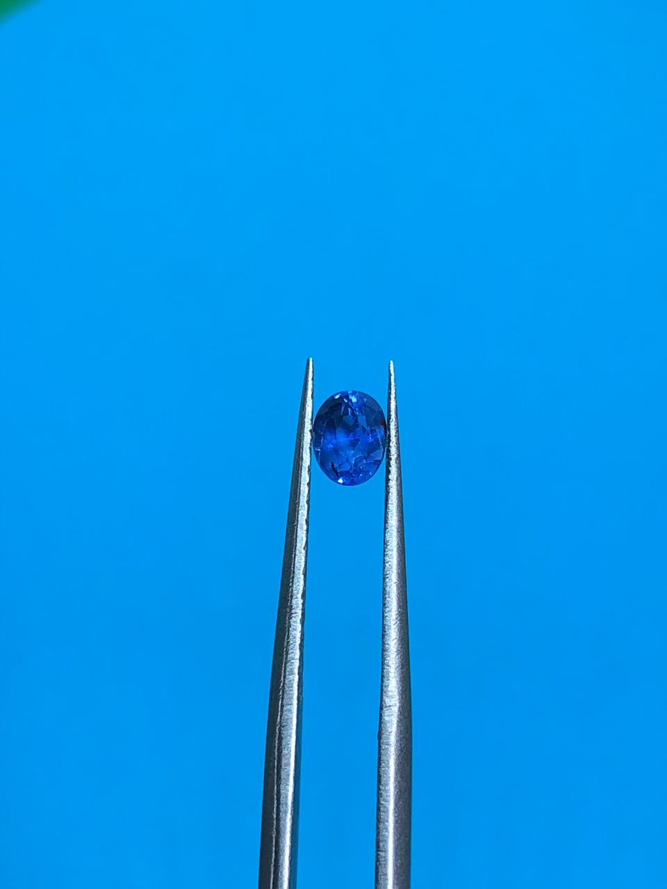 0.6 CT CEYLON BLUE SAPPHIRE
