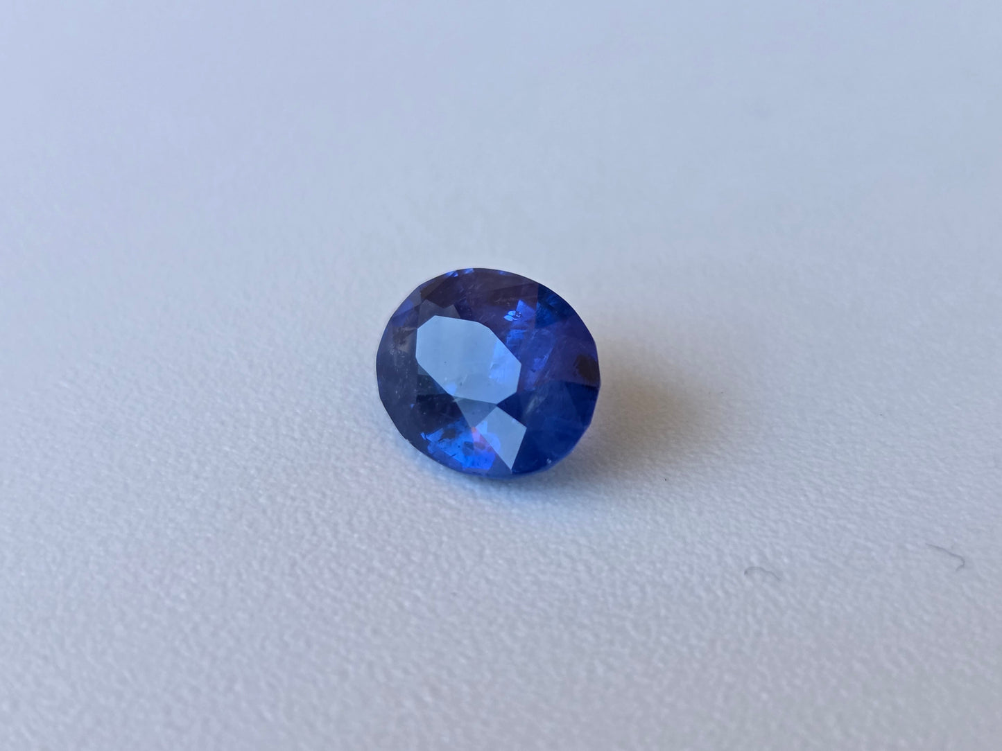 1.7 CT CEYLON CORNFLOWER BLUE SAPPHIRE - Inclution Visible