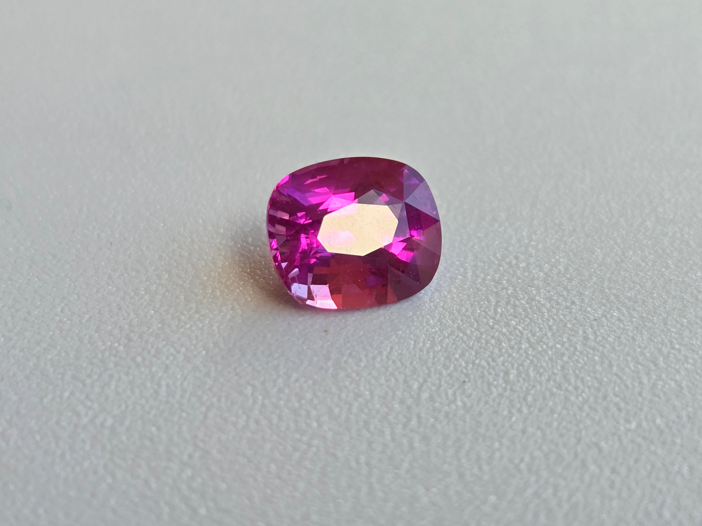 1.45CT CEYLON HOT PINK SAPPHIRE