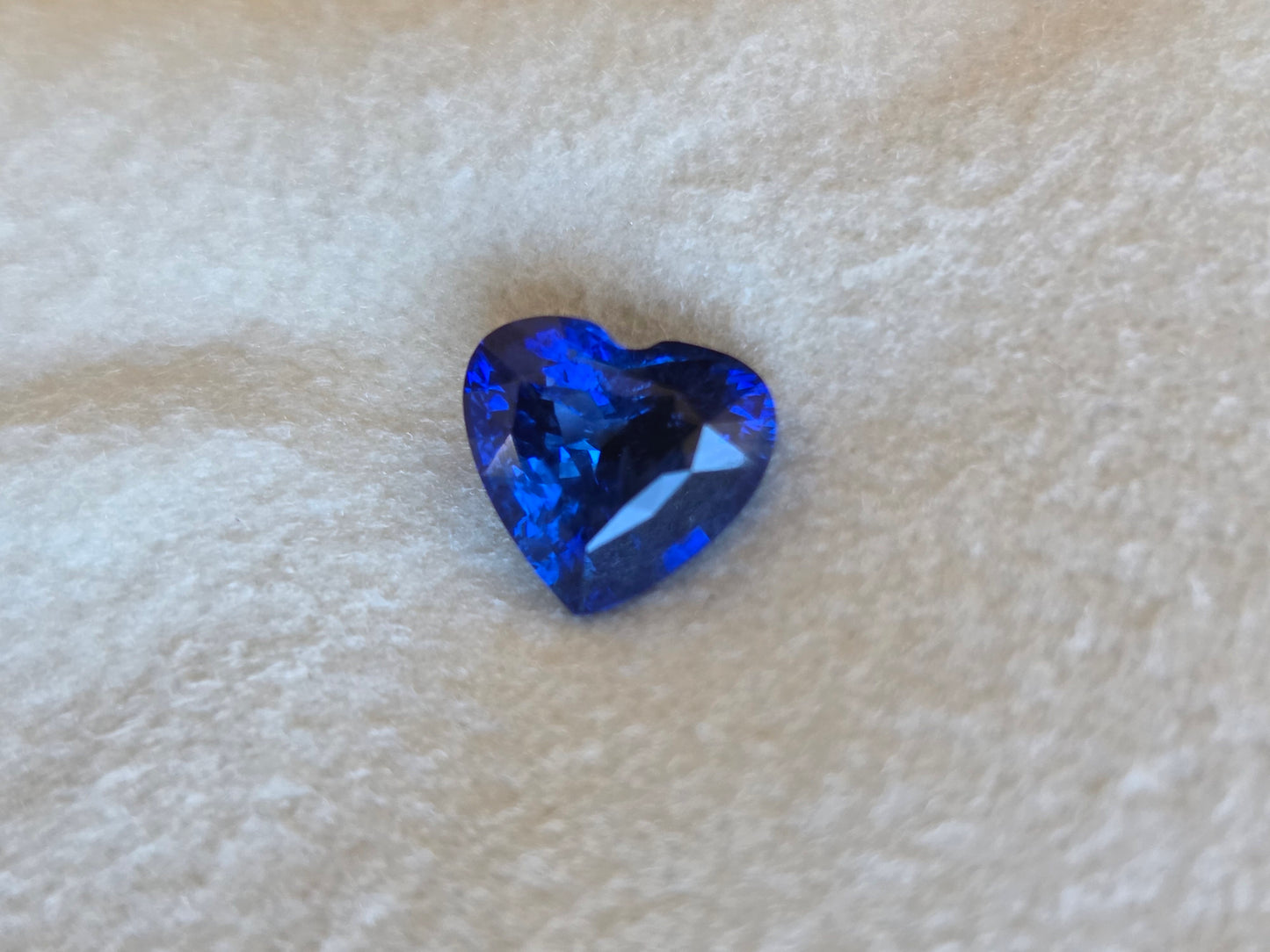 1.85 CT CEYLON ROYAL BLUE SAPPHIRE