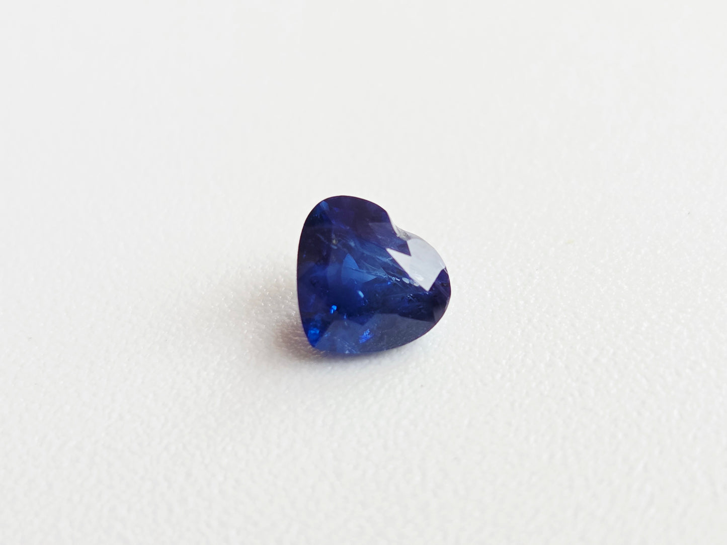 1.05 CT CEYLON ROYAL BLUE SAPPHIRE