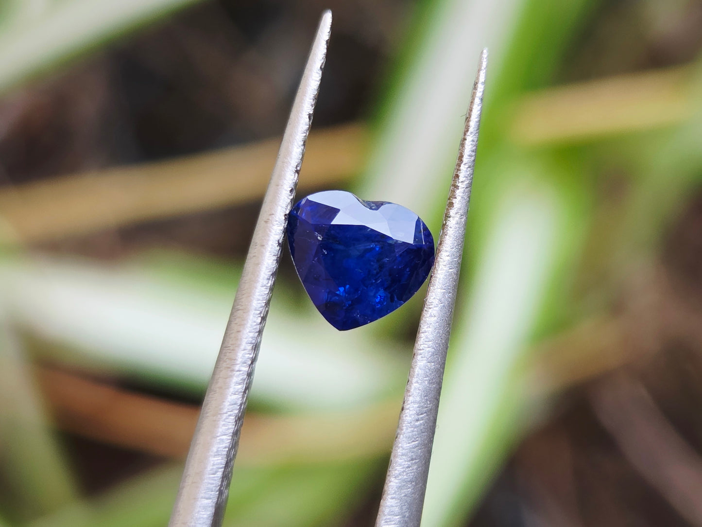 1.05 CT CEYLON ROYAL BLUE SAPPHIRE