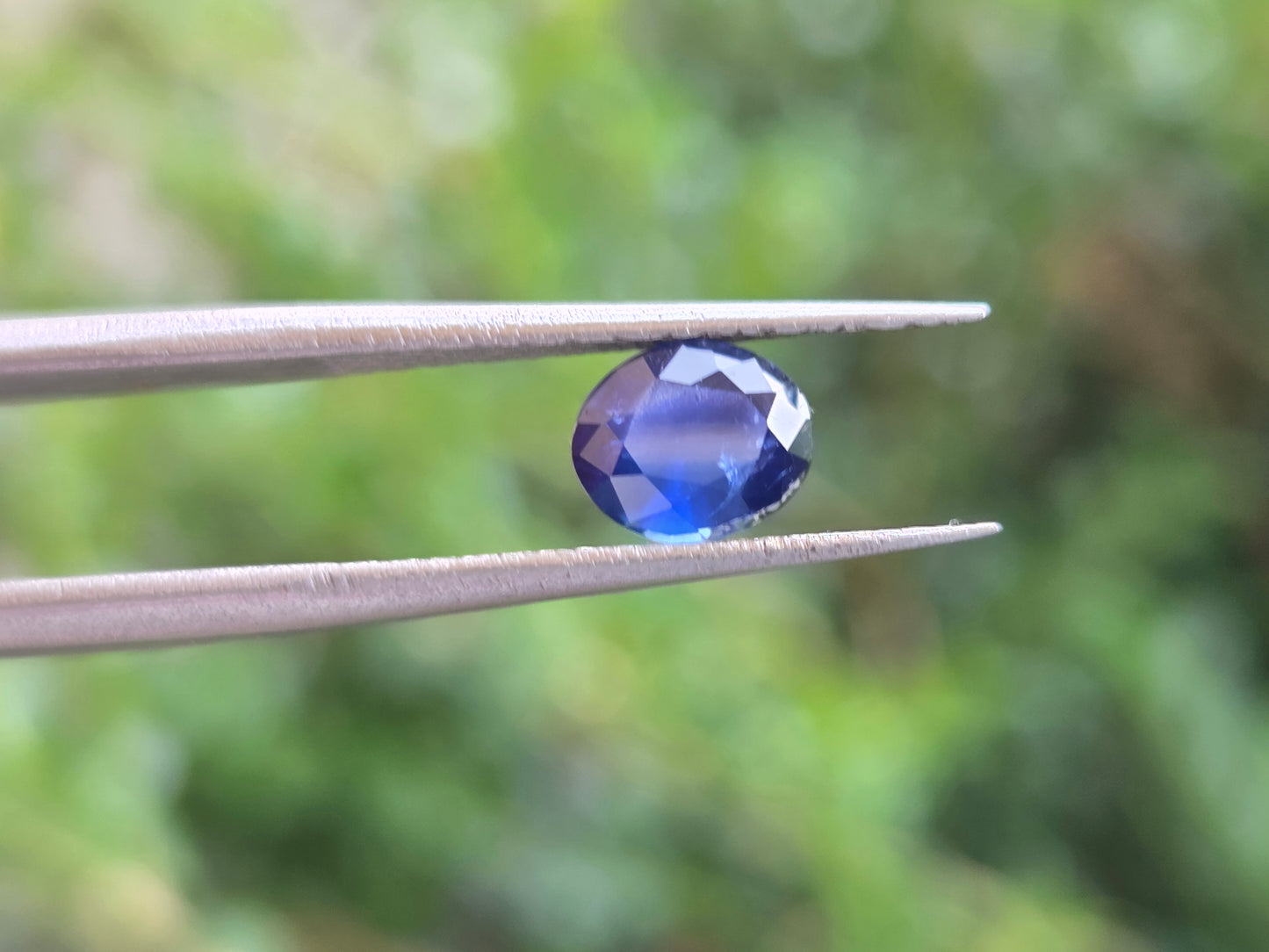 1.3 CT CEYLON ROYAL BLUE SAPPHIRE - Inclution Visible