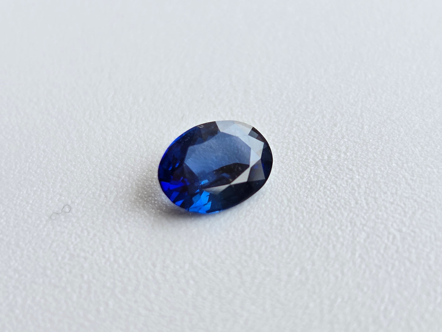 0.94 CT CEYLON ROYAL BLUE SAPPHIRE