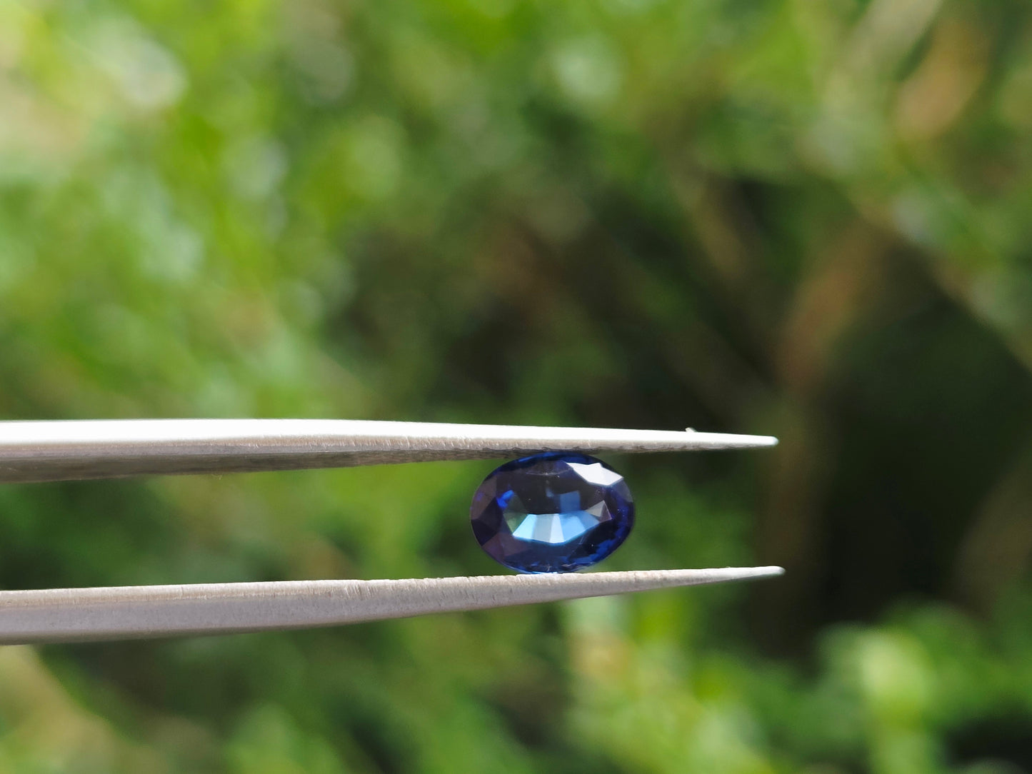 0.94 CT CEYLON ROYAL BLUE SAPPHIRE