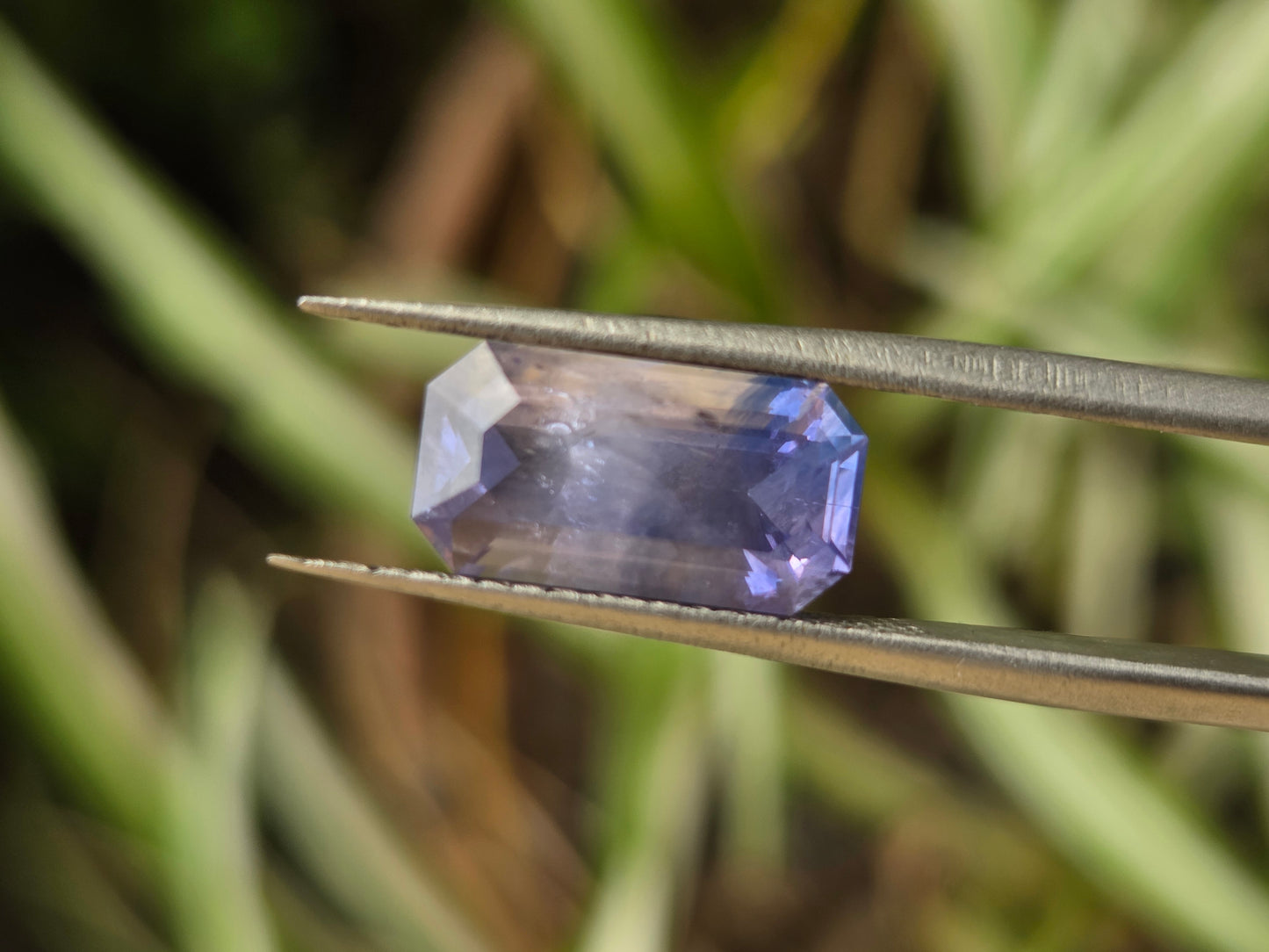 4.95 CT CEYLON LIGHT PURPLE SAPPHIRE - Inclution Visible