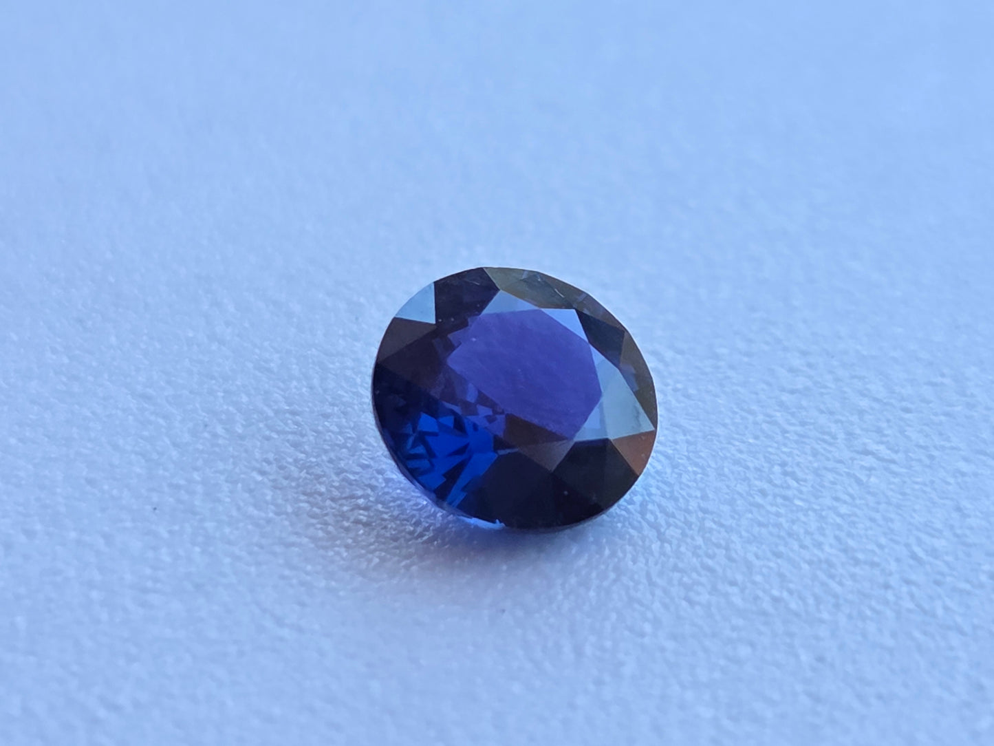 0.705 CT ROYAL BLUE SAPPHIRE