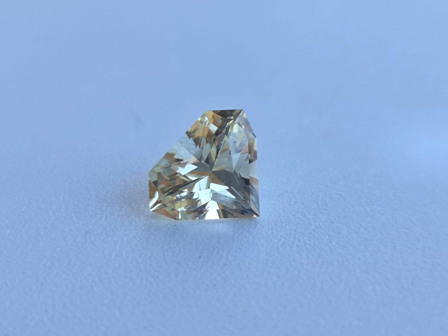 2.545 CT CEYLON YELLOW SAPPHIRE