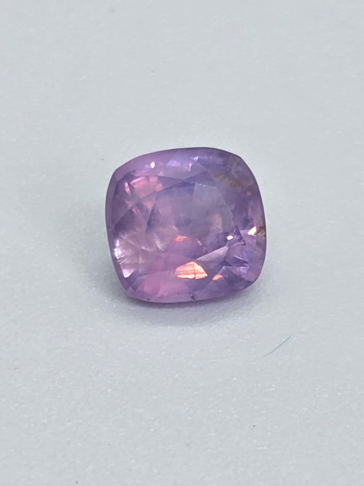 3.57 CT CEYLON PINKISH PURPLE SAPPHIRE