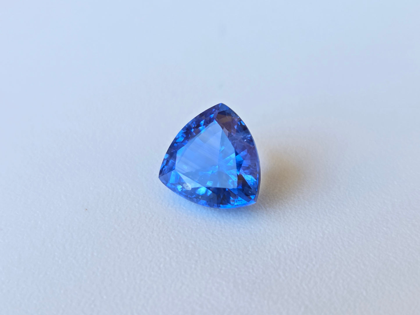 4.05 CT CEYLON CORNFLOWER BLUE SAPPHIRE