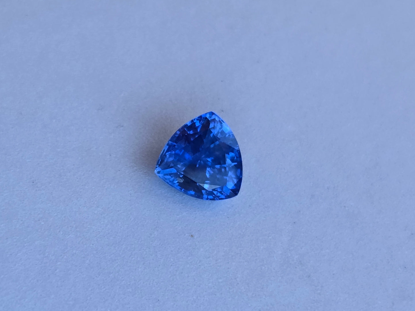 4.05 CT CEYLON CORNFLOWER BLUE SAPPHIRE