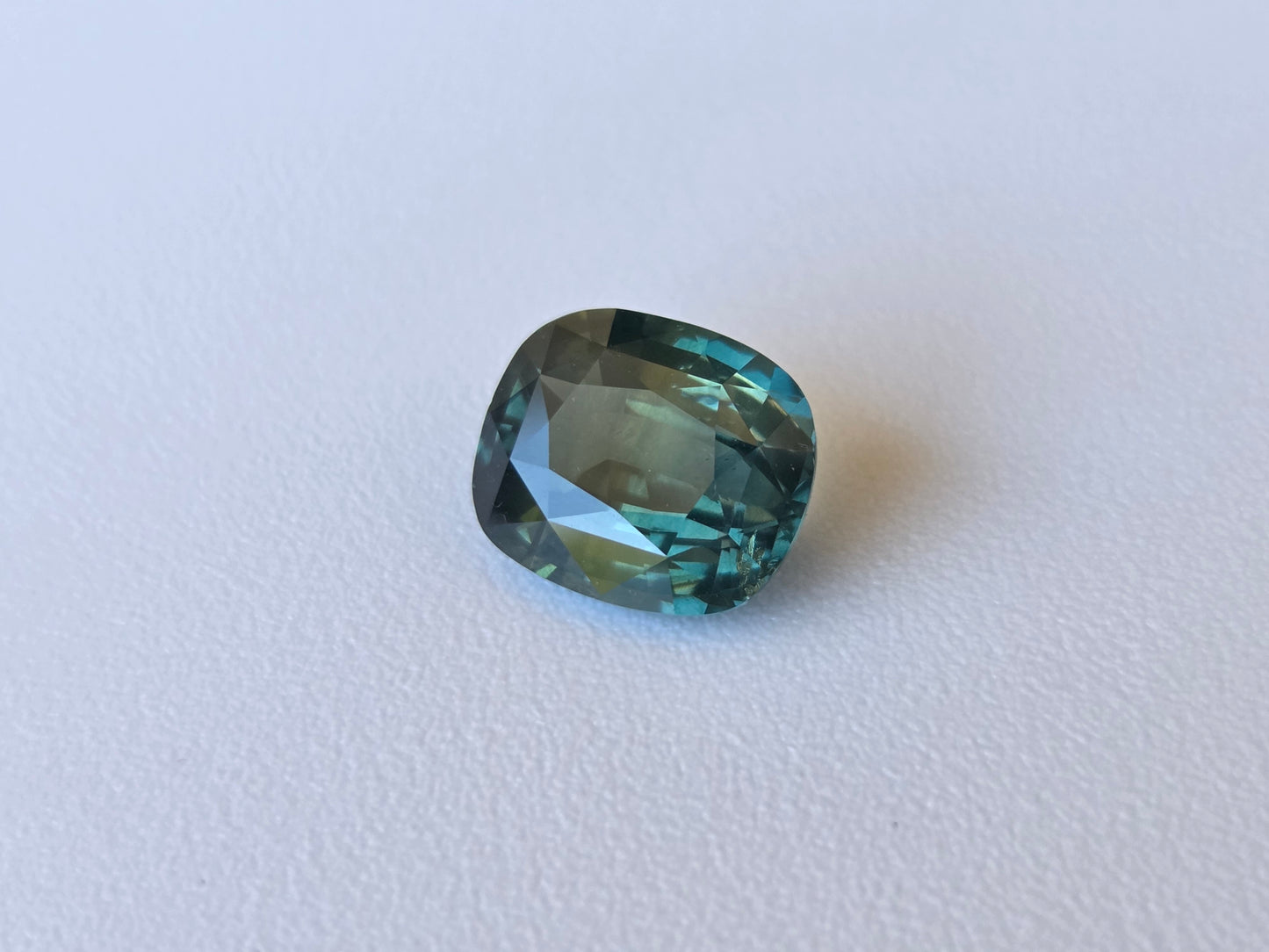 2.9 CT GREEN SAPPHIRE