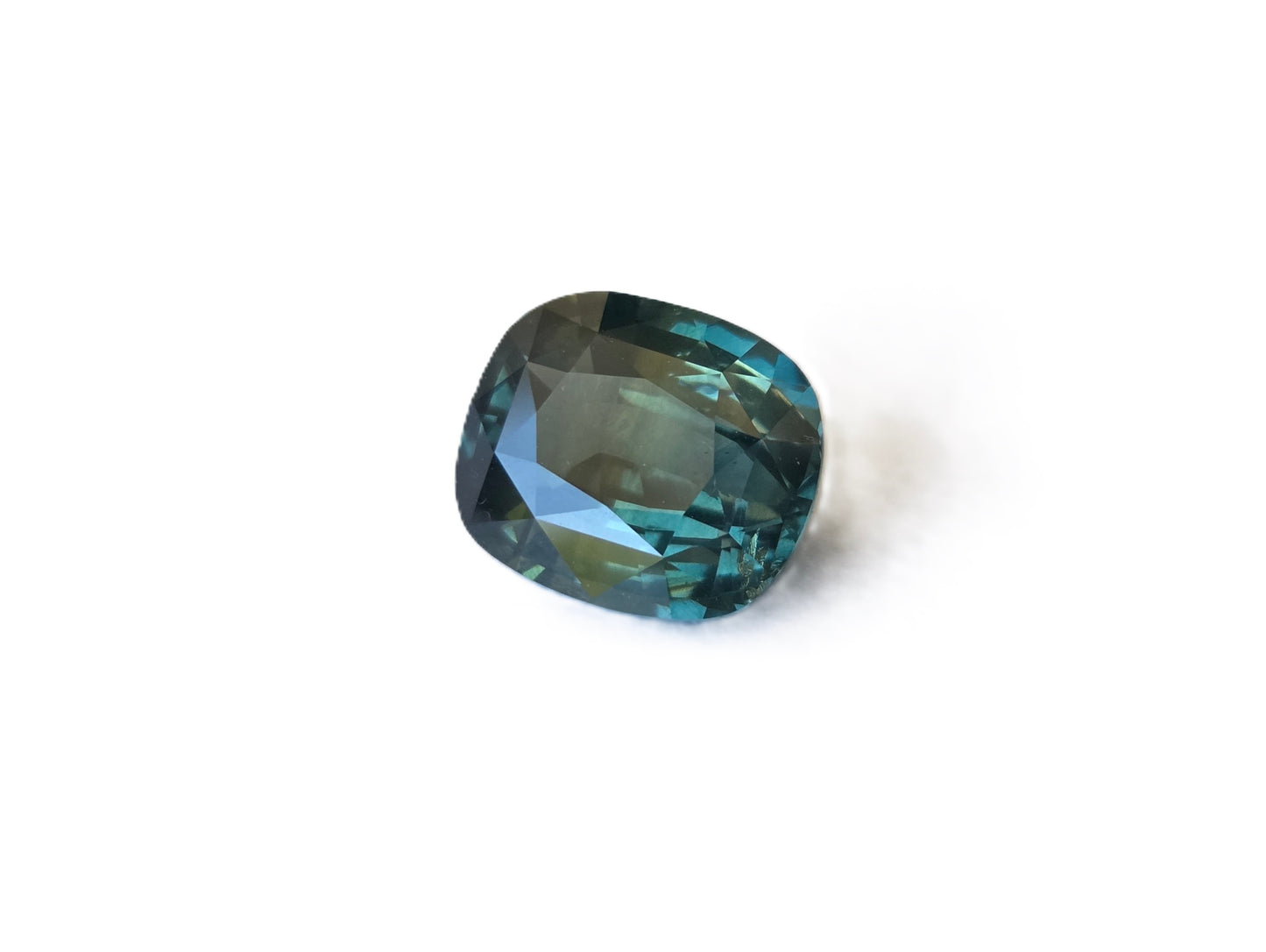 2.9 CT GREEN SAPPHIRE