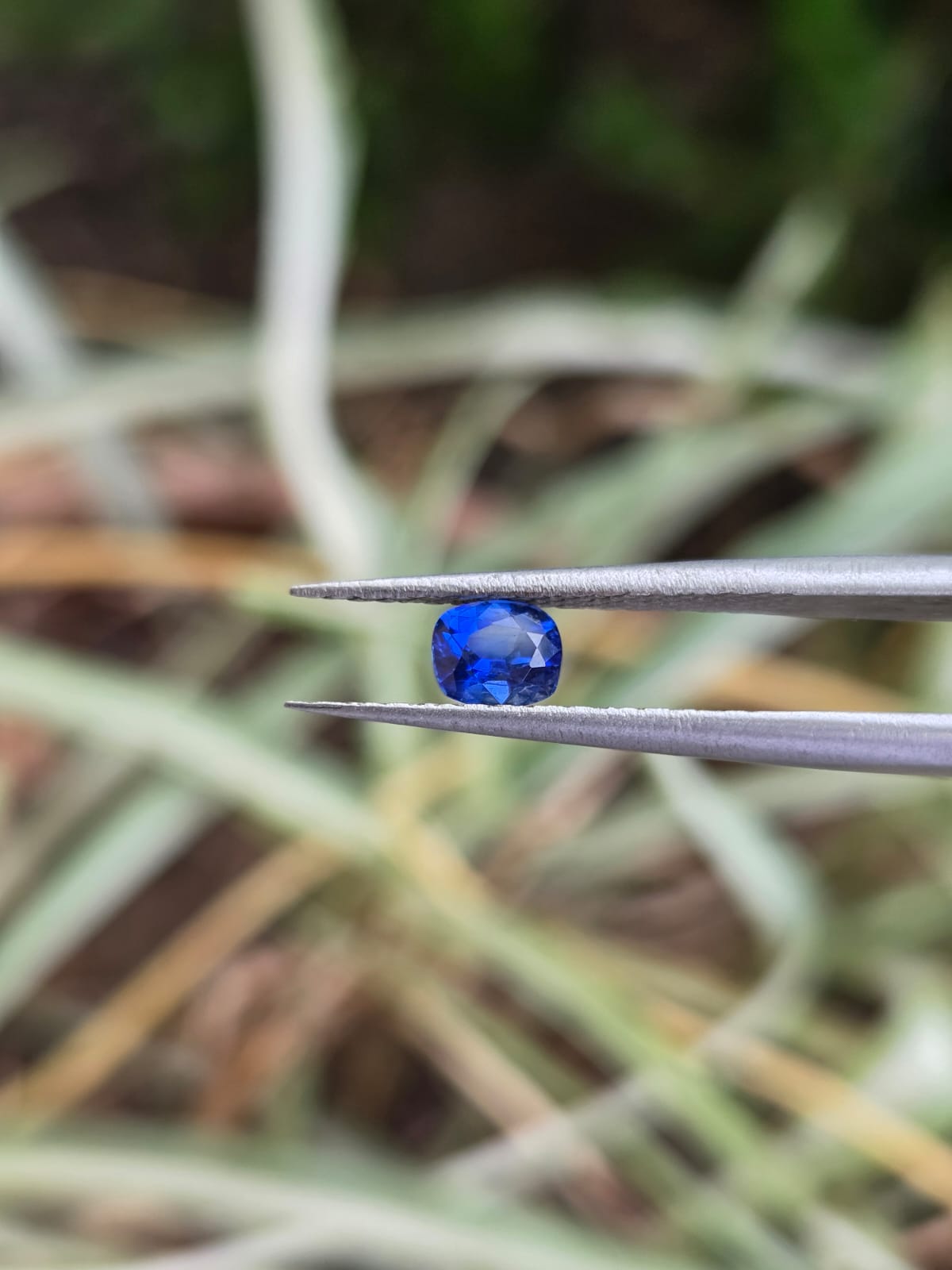 0.5 CT CEYLON ROYAL BLUE SAPPHIRE