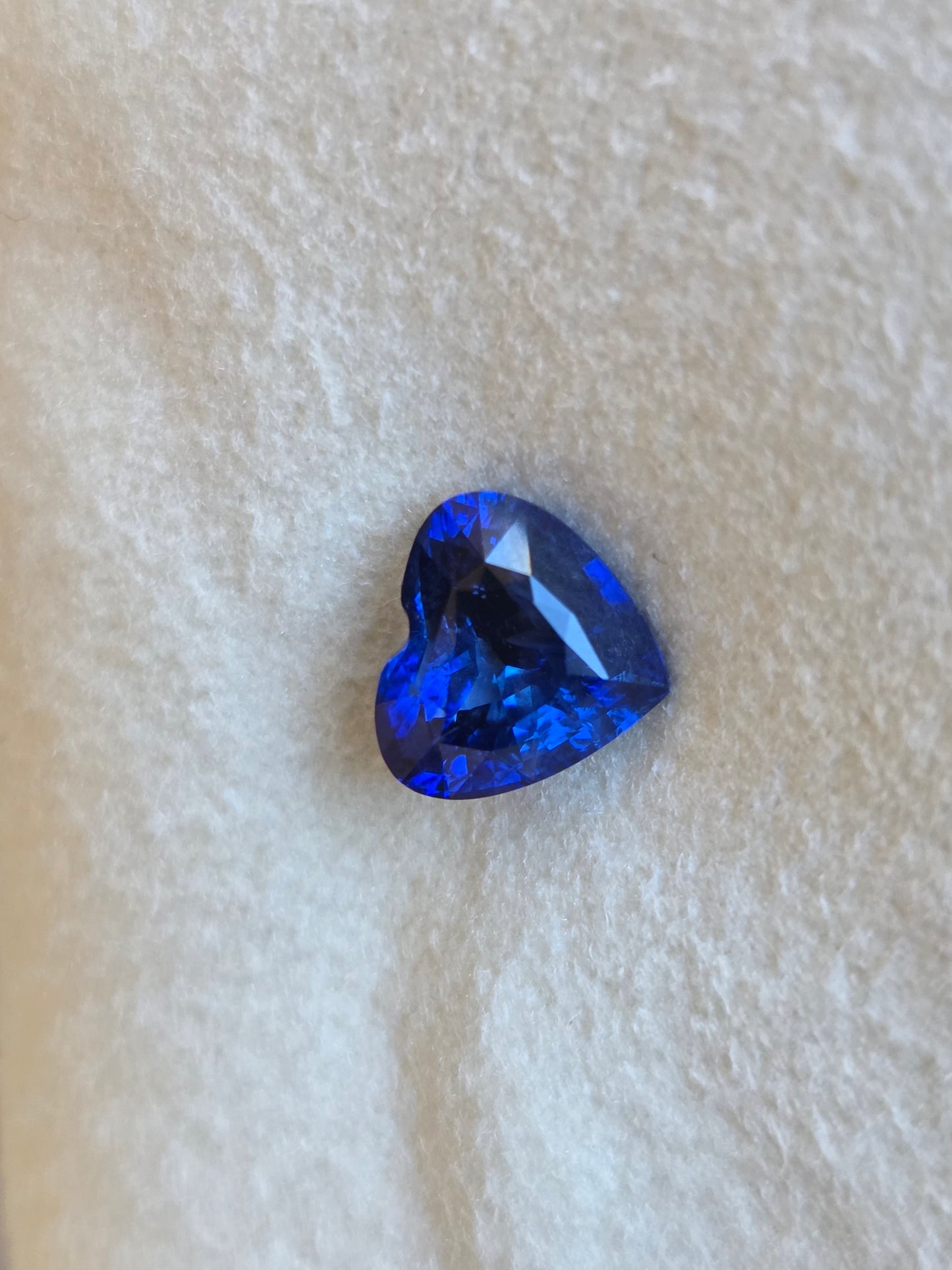 1.85 CT CEYLON ROYAL BLUE SAPPHIRE