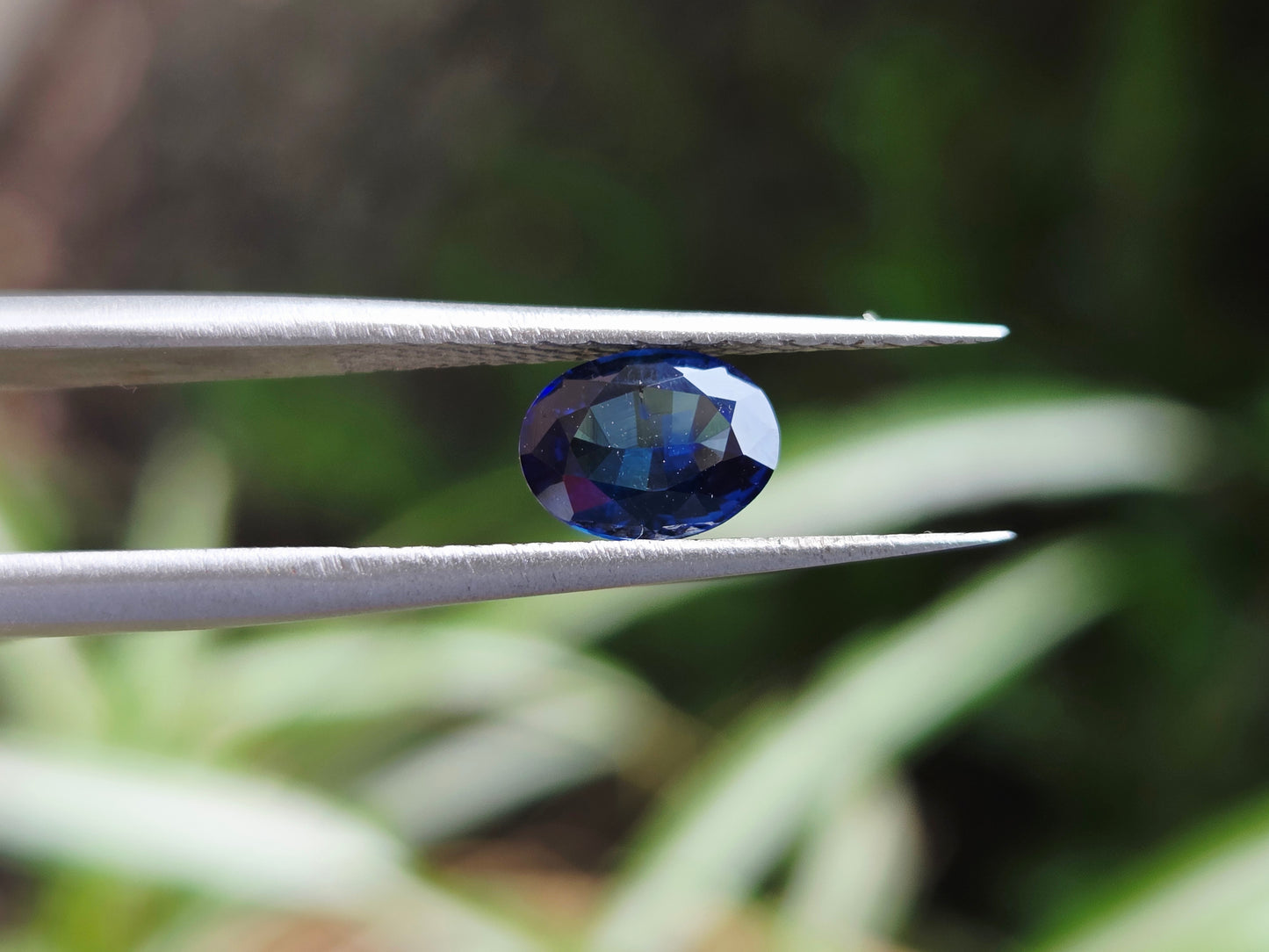 0.94 CT CEYLON ROYAL BLUE SAPPHIRE
