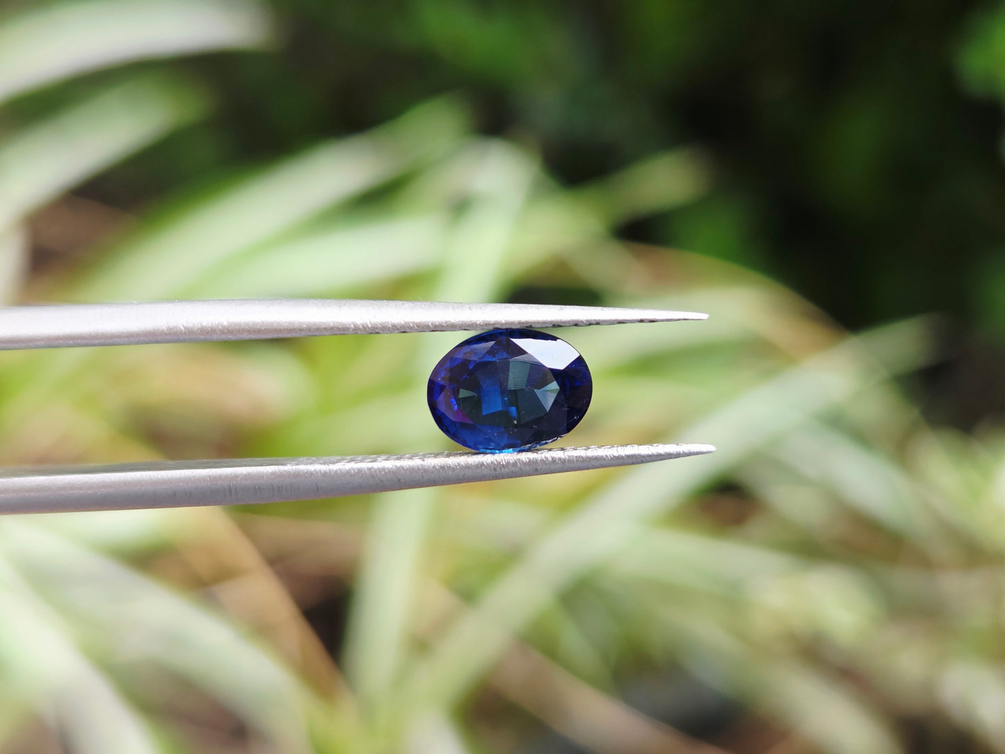 0.94 CT CEYLON ROYAL BLUE SAPPHIRE