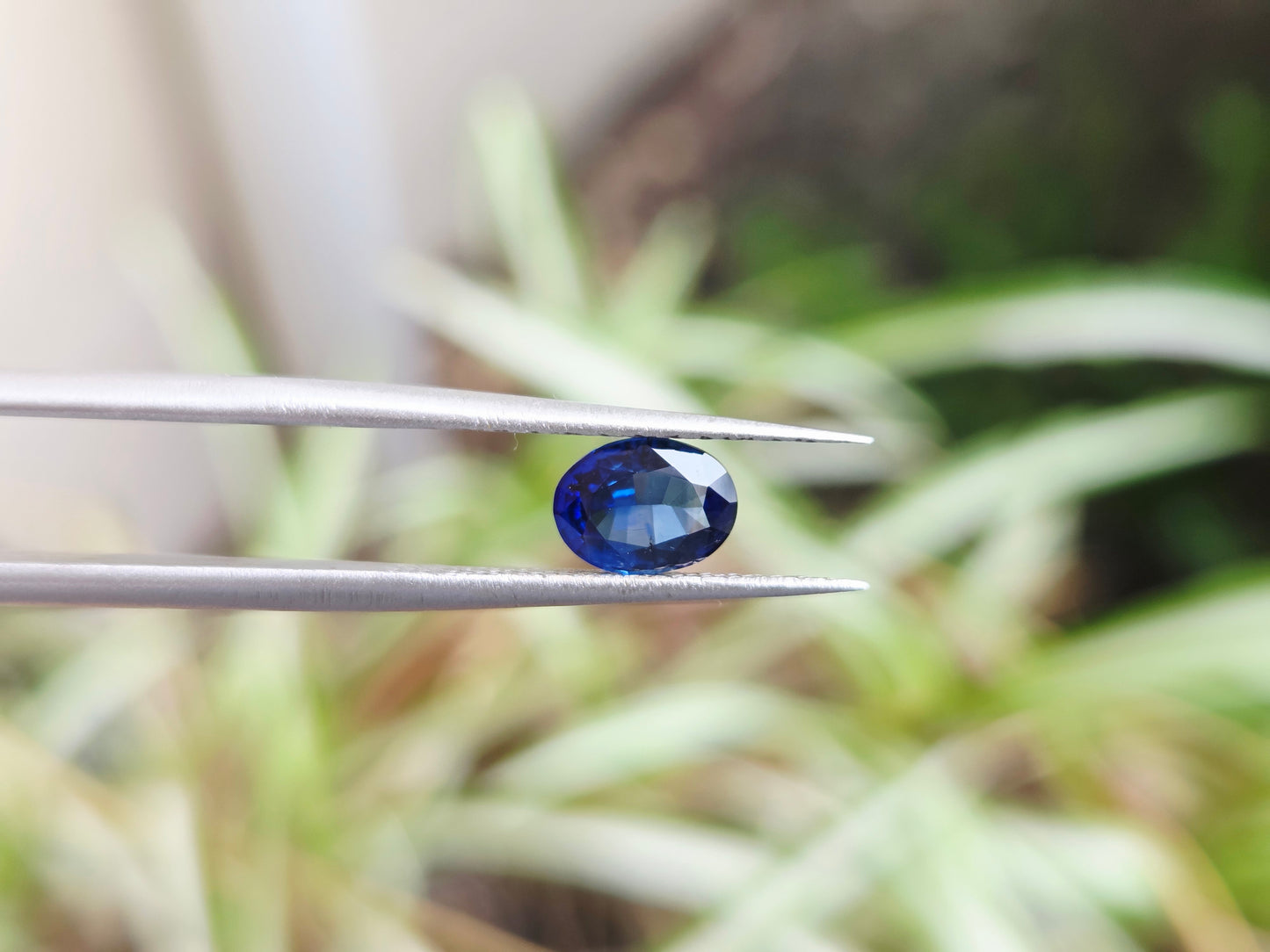 0.94 CT CEYLON ROYAL BLUE SAPPHIRE