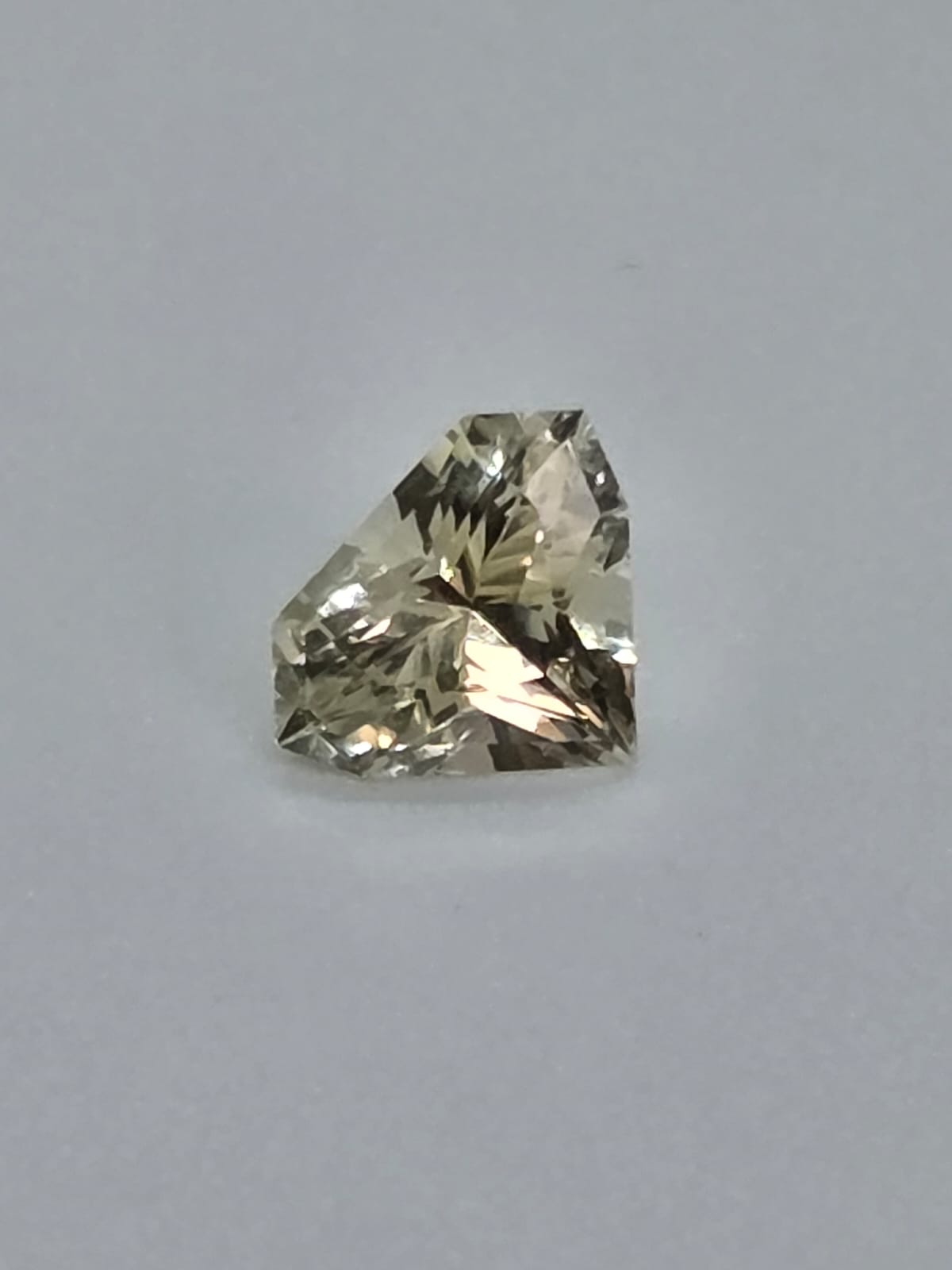 2.545 CT CEYLON YELLOW SAPPHIRE